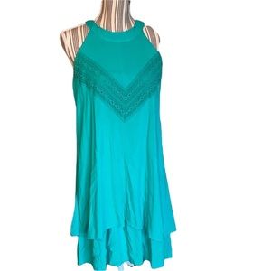 Alter’d State M lacy halter neck dress 👗 gorgeous green hue